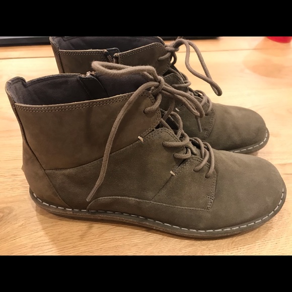 Clark’s Tamitha taupe boot brand new without box. - Picture 3 of 6